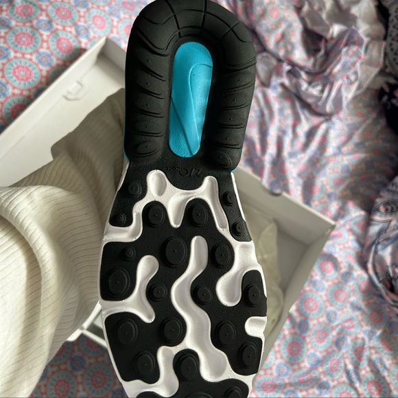 Men’s Nike Airmax 270 around the world edition - Picture 7 of 7